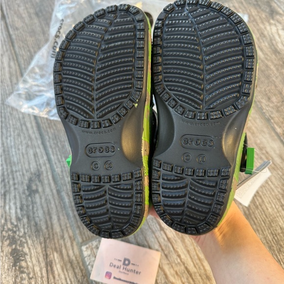 Brand New Crocs Minecraft Kids Classic Clogs - Picture 5 of 8
